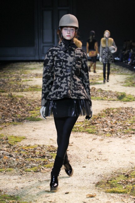 moncler-gamme-rouge-paris-fashion-week-autumn-winter-2015-runway-39