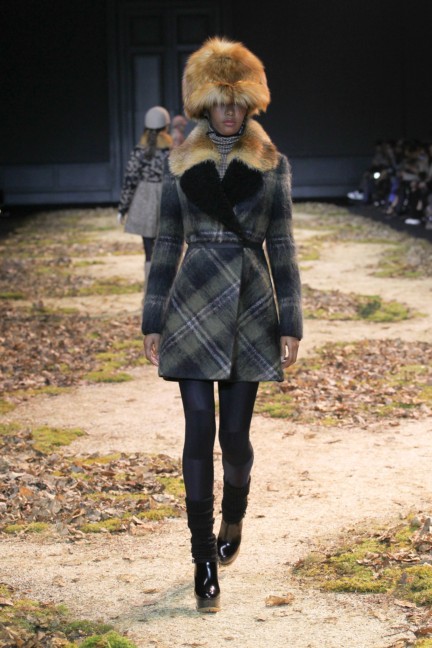 moncler-gamme-rouge-paris-fashion-week-autumn-winter-2015-runway-43