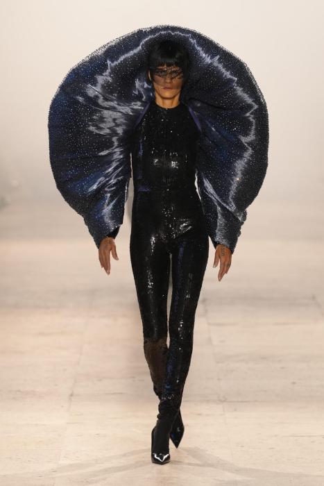 rahul-mishra-couture-ss-16-3