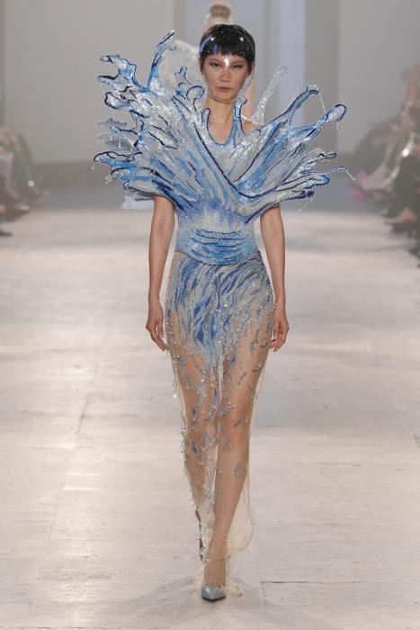 rahul-mishra-couture-ss-16-37