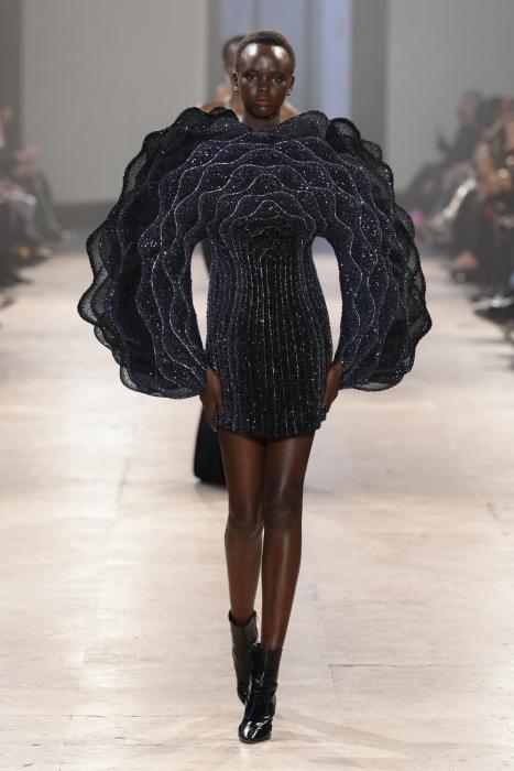 rahul-mishra-couture-ss-16-46