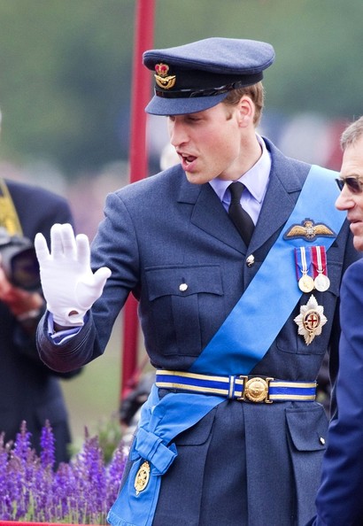 prince-william-looked-handsome-in-his-blue-flight-lieutenant-no-1-uniform