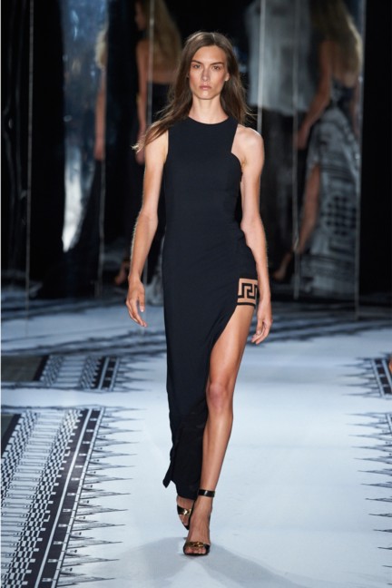 versus-versace-new-york-fashion-week-spring-summer-2015-catwalk-38