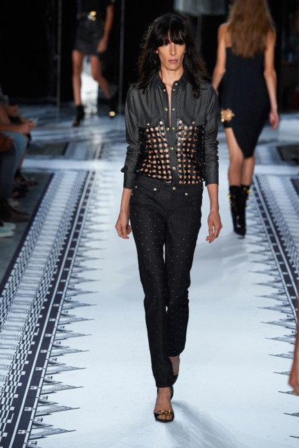 versus-versace-new-york-fashion-week-spring-summer-2015-catwalk-45