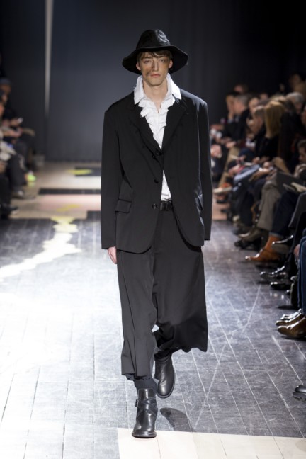 yohji-yamamoto-paris-mens-autumn-winter-2015-runway-11