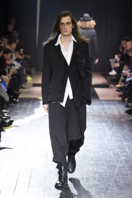 yohji-yamamoto-paris-mens-autumn-winter-2015-runway-13