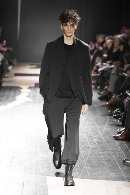 yohji-yamamoto-paris-mens-autumn-winter-2015-runway-9