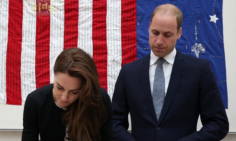 KATE & WIILLIAM SIG BOOK OF CONDOLENCES FOR ORLANDO VICTIMS