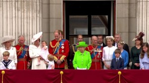The Royal Family on Balcny2