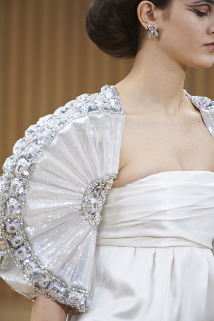 chanel-haute-couture-spring-summer-2016-details-11