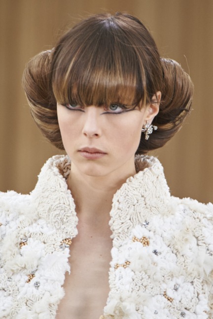 chanel-haute-couture-spring-summer-2016-details-14