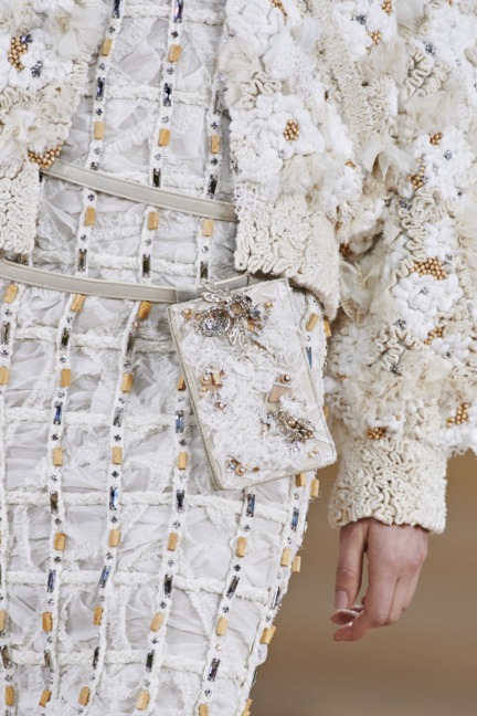 chanel-haute-couture-spring-summer-2016-details-15