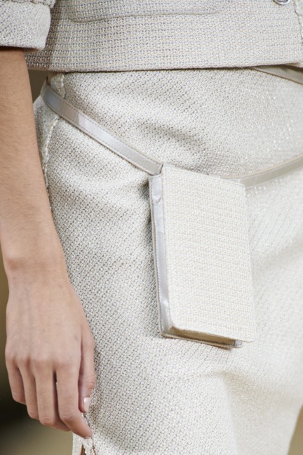 chanel-haute-couture-spring-summer-2016-details-17