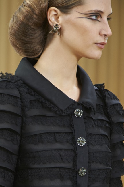 chanel-haute-couture-spring-summer-2016-details-30