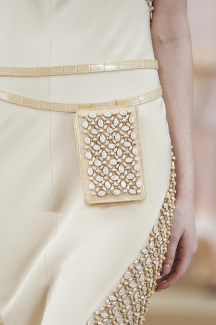 chanel-haute-couture-spring-summer-2016-details-5