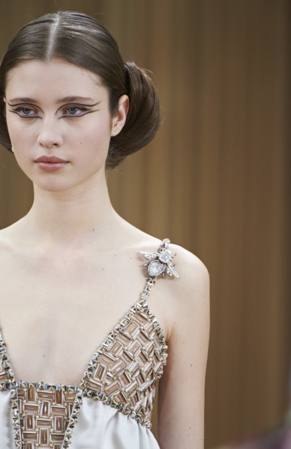 chanel-haute-couture-spring-summer-2016-details-7