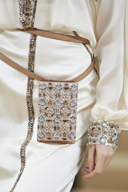 chanel-haute-couture-spring-summer-2016-details-8