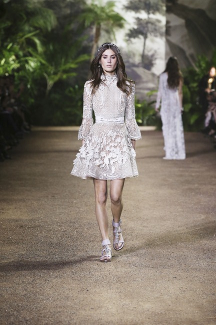 elie-saab-haute-couture-ss-16-32