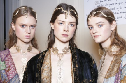 valentino-backstage-haute-couture-spring-summer-2016-112