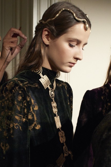 valentino-backstage-haute-couture-spring-summer-2016-117