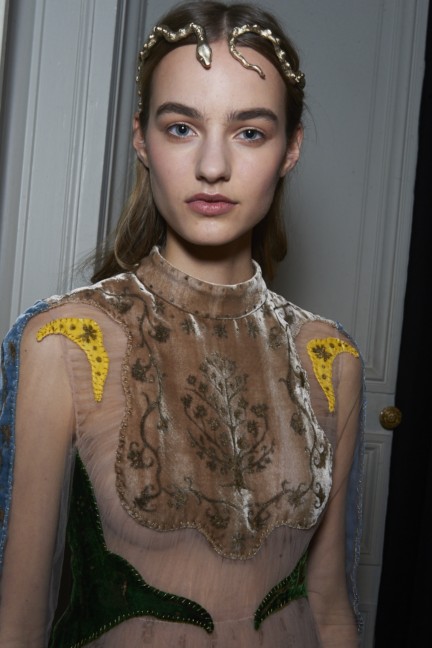 valentino-backstage-haute-couture-spring-summer-2016-122