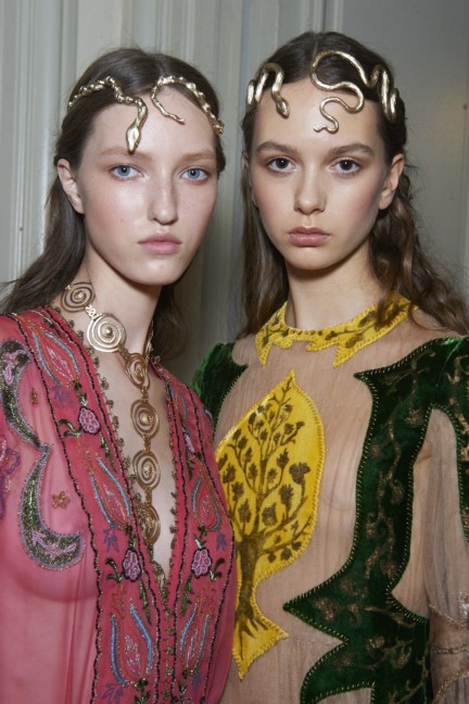 valentino-backstage-haute-couture-spring-summer-2016-124