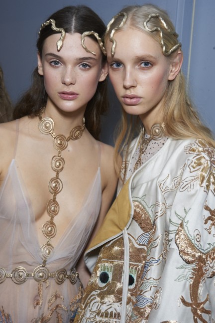 valentino-backstage-haute-couture-spring-summer-2016-131