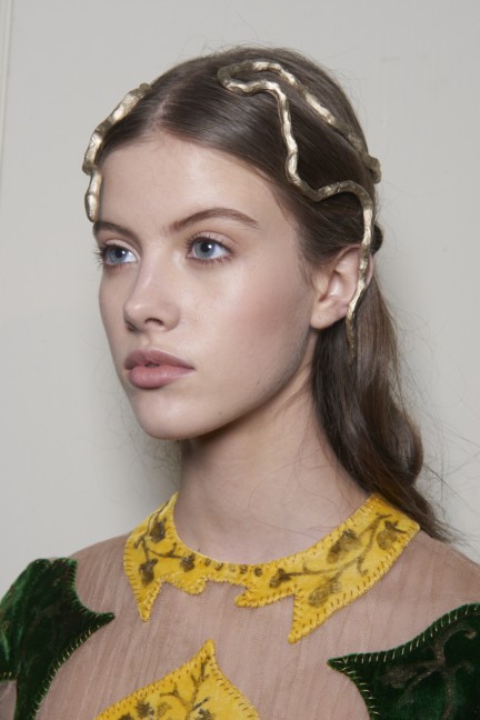 valentino-backstage-haute-couture-spring-summer-2016-24