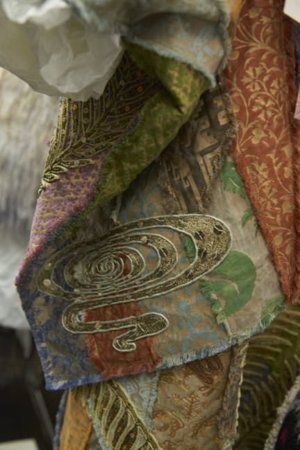 valentino-backstage-haute-couture-spring-summer-2016-32