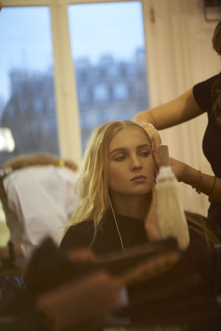 valentino-backstage-haute-couture-spring-summer-2016-43