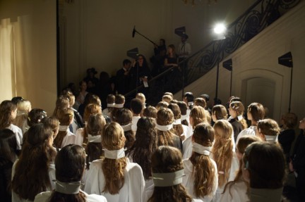valentino-backstage-haute-couture-spring-summer-2016-76