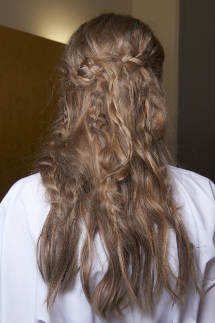 valentino-backstage-haute-couture-spring-summer-2016-85