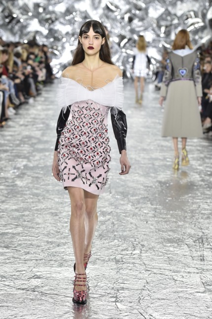 mary-kantrantzou-london-fashion-week-aw-16-runway-10
