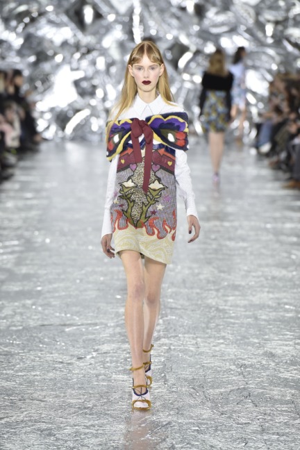 mary-kantrantzou-london-fashion-week-aw-16-runway-27