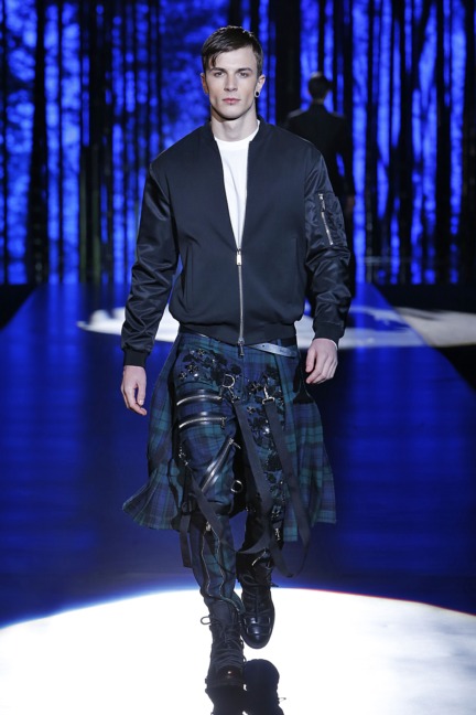 dsquared2-milan-mens-aw-16-35