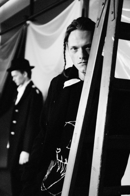 yohji-yamamoto-paris-mens-aw-16-19