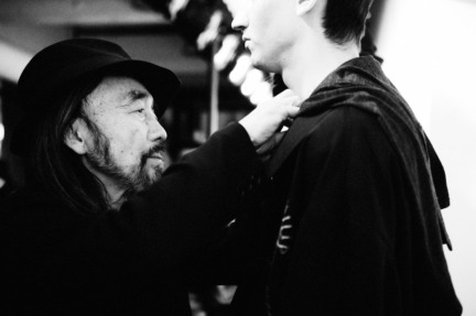 yohji-yamamoto-paris-mens-aw-16-25