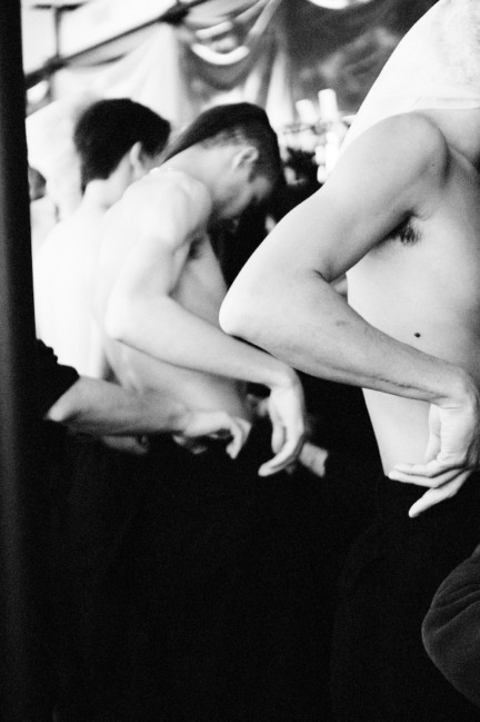 yohji-yamamoto-paris-mens-aw-16-39