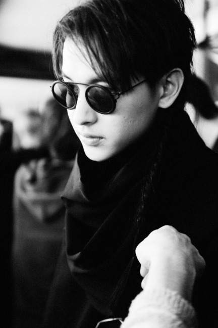 yohji-yamamoto-paris-mens-aw-16-43