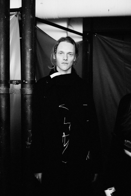 yohji-yamamoto-paris-mens-aw-16-47