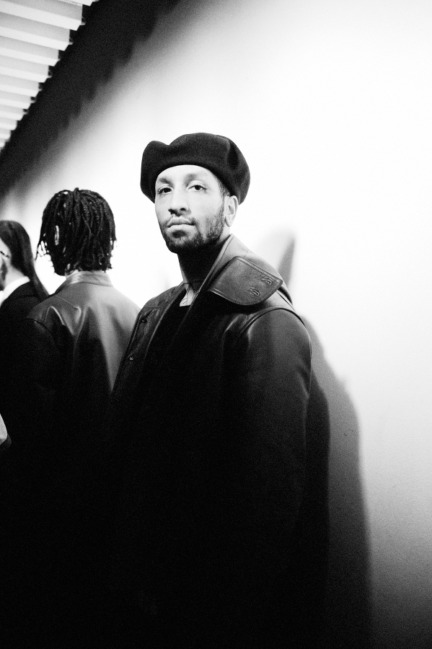 yohji-yamamoto-paris-mens-aw-16-54