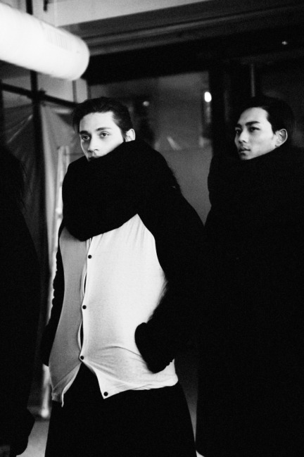 yohji-yamamoto-paris-mens-aw-16-58