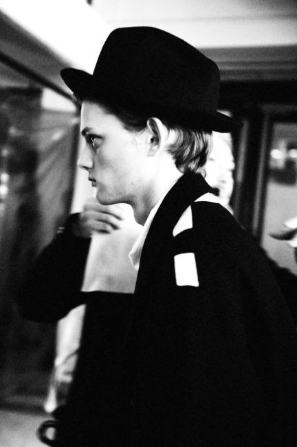 yohji-yamamoto-paris-mens-aw-16-79