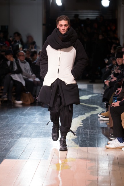yohji-yamamoto-paris-mens-aw-16-2