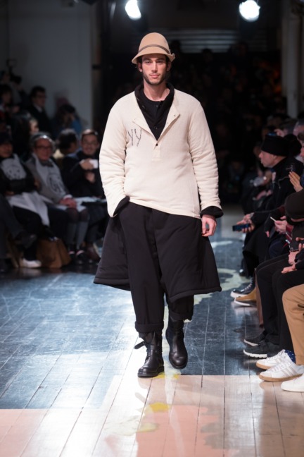 yohji-yamamoto-paris-mens-aw-16-40