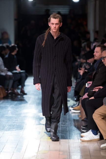 yohji-yamamoto-paris-mens-aw-16-8
