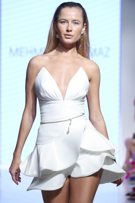 mehmet-korkmaz-arab-fashion-week-ss20-dubai-1564