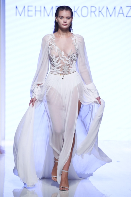 mehmet-korkmaz-arab-fashion-week-ss20-dubai-1573