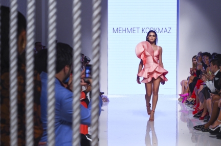 mehmet-korkmaz-arab-fashion-week-ss20-dubai-7011