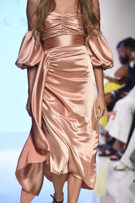 nora-al-shaikh-arab-fashion-week-ss20-dubai-4951